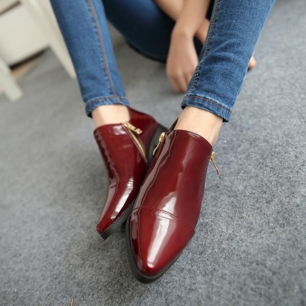 pointed toe ankle boots flat
